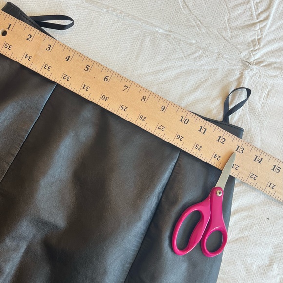 Byrnes & Baker Leather Pencil Mini Skirt Black Sz 8 (dd) - Picture 13 of 15